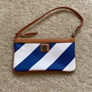 Dooney & Bourke purse